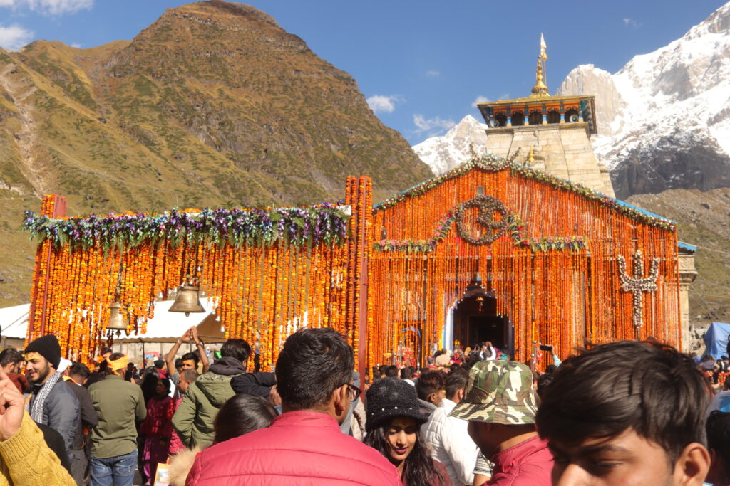 kedarnath temple in october